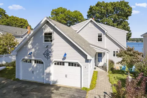 4 Elizabeth St, East Lyme, CT 06357