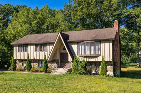 131 Leverich Dr, East Hartford, CT 06108