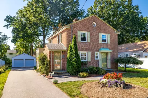 324 Brimfield Rd, Wethersfield, CT 06109