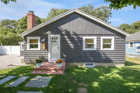 142 Pawcatuck Ave, Stonington, CT 06379