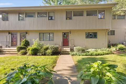 3 In Town Ter #3, Middletown, CT 06457