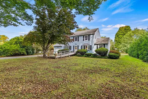 12 Bailey Rd, Old Lyme, CT 06371