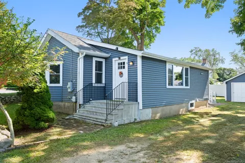 5 Maple St, East Lyme, CT 06357