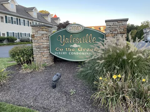 380 Main St #43, Wallingford, CT 06492