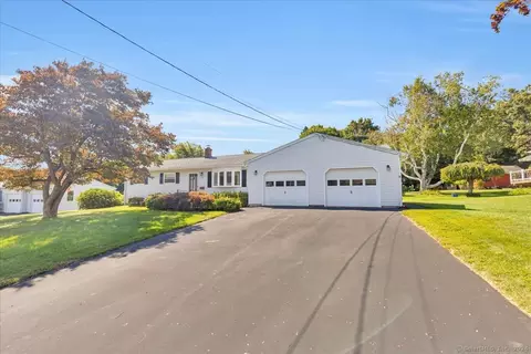 112 Pine Knob Dr, South Windsor, CT 06074