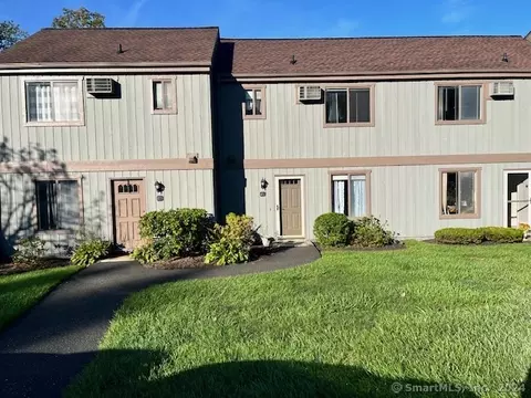 15 Locust Ln #46, Brookfield, CT 06804