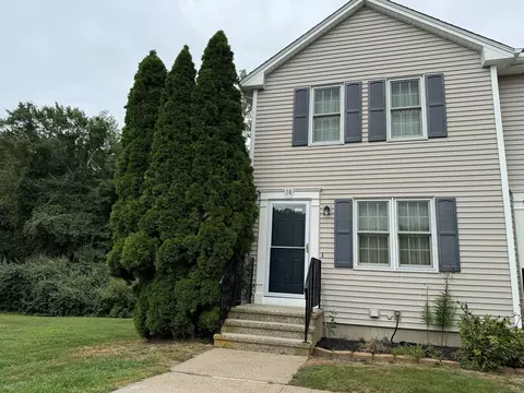 10 White Tail Ln #10, Wallingford, CT 06492