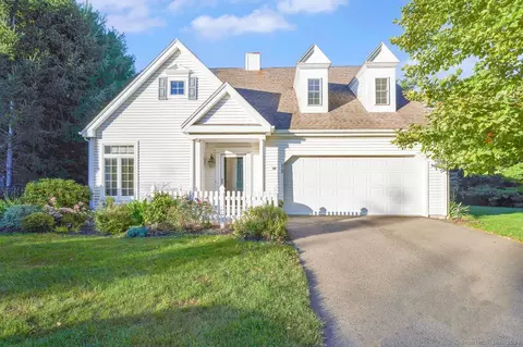 12 Bittersweet Ln #12, Farmington, CT 06032