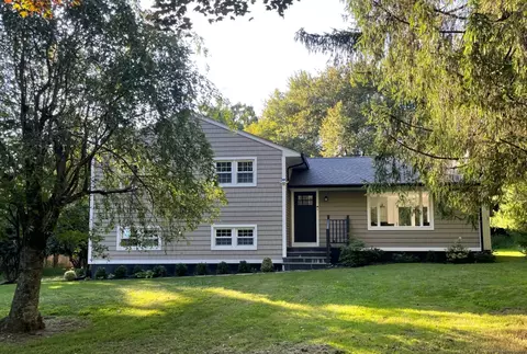 23 North Rd, Woodbury, CT 06798