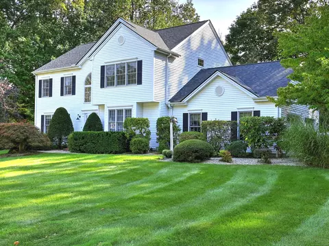 55 Autumn Ct, Cheshire, CT 06410