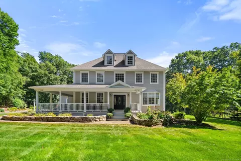 72 Tamarac Dr, Glastonbury, CT 06033