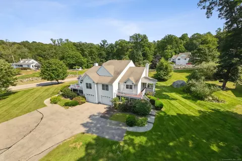 1077 Pleasant Valley Rd N, Groton, CT 06340