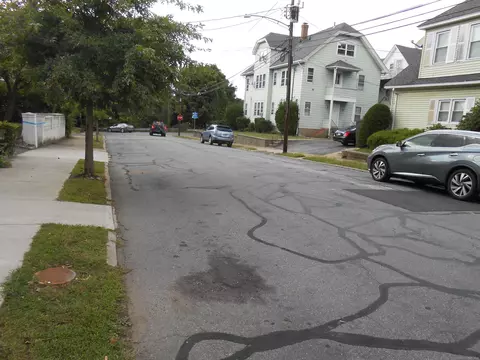 34 Richardson St, Bridgeport, CT 06610