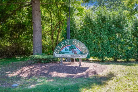 241 Cottonwood Rd #241, Newington, CT 06111