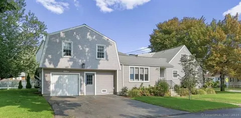 550 Reef Rd, Fairfield, CT 06824
