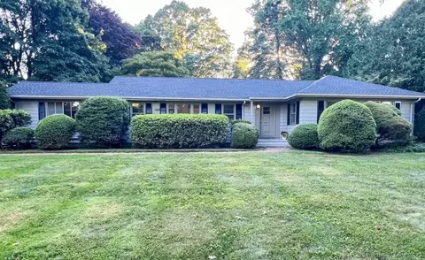 2041 Huntington Tpke, Trumbull, CT 06611