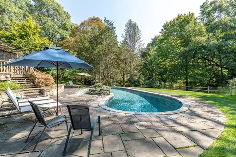 28 Quaker Ridge Rd, Sherman, CT 06784
