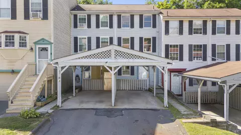 65 Rising Trail Dr #65, Middletown, CT 06457