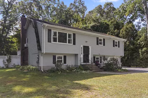 5 Nod Ct, Clinton, CT 06413