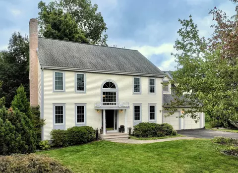 327 Whitewood Dr, Rocky Hill, CT 06067