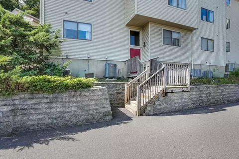38 Padanaram Ave #6, Danbury, CT 06811