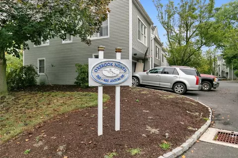 384 Anton Dr #9, Bridgeport, CT 06606