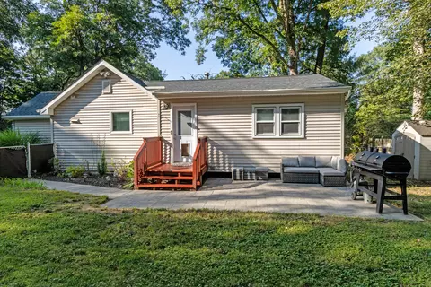 23 Pootatuck Trl, Newtown, CT 06482
