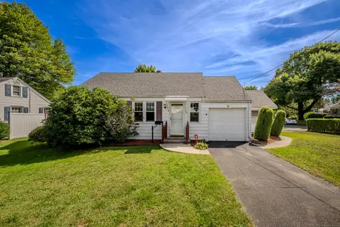 52 Park Ave, Danbury, CT 06810