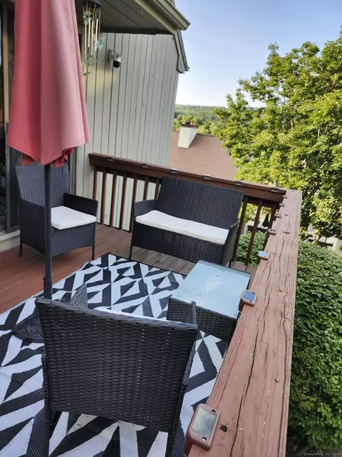 209 Concord Ct #209, Beacon Falls, CT 06403