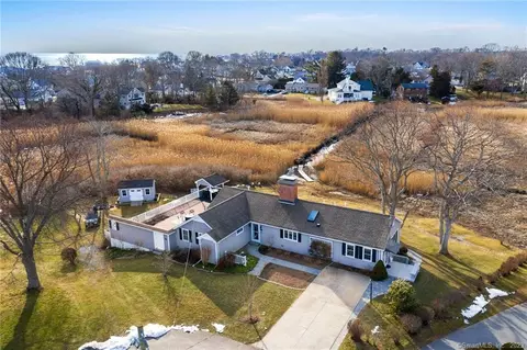 14 Fenwood Pl, Old Saybrook, CT 06475