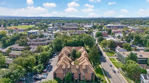 38 N Main St #30, West Hartford, CT 06107