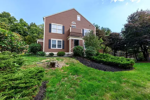 111 Foxbridge Village Rd #111, Branford, CT 06405
