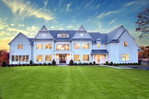 99 Turtle Back Rd S, New Canaan, CT 06840