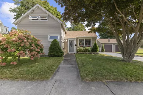40 Lester Ave, Stonington, CT 06379