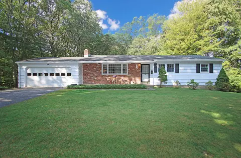5 Partridge Ln, Newtown, CT 06470