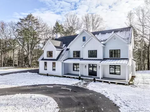 8 Farm Field Ridge Rd # A, Sandy Hook, CT 06482