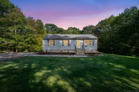 816 Gibson Hill Rd, Sterling, CT 06377