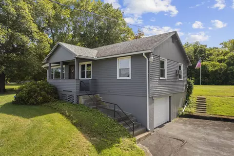 43 Arrowhead Dr, Ledyard, CT 06339