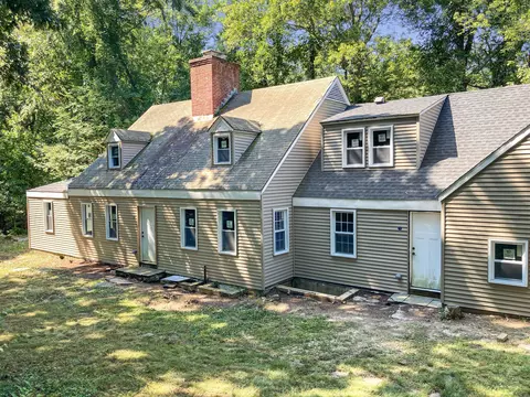 146 Mayapple Rd, Stamford, CT 06903