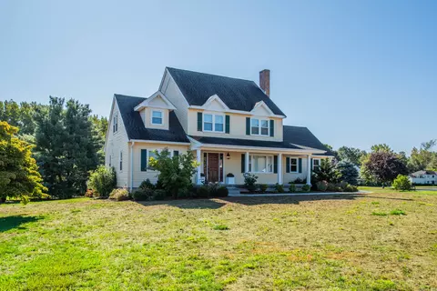 10 Olde Farm Rd, Ellington, CT 06029