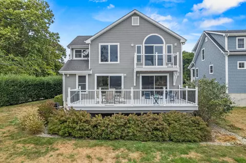 29 Terrace Ave, East Lyme, CT 06357