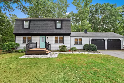 31 Parker Dr, East Lyme, CT 06333