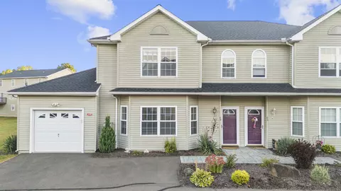 68 Dannys Way #68, Wallingford, CT 06492