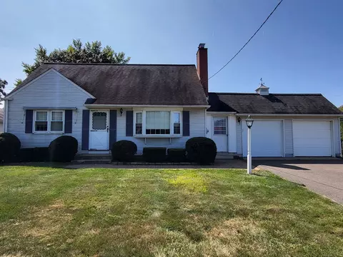 122 Post Office Rd, Enfield, CT 06082