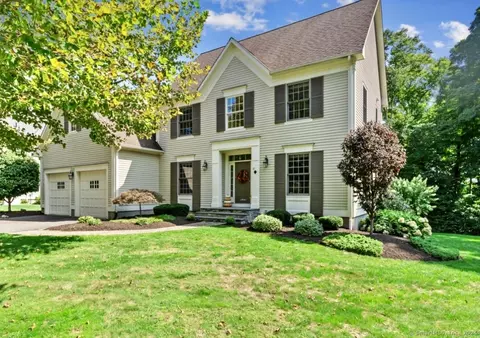 81 Walden Ct, Berlin, CT 06037