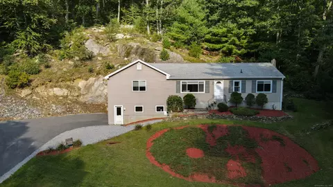 40 Pilgrim Trl, Woodbury, CT 06798