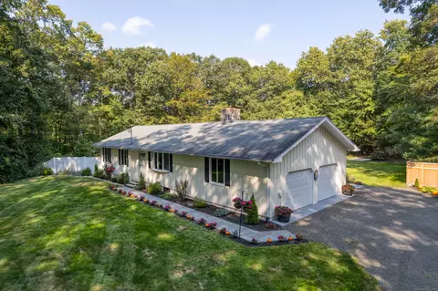 97 Cedar Hill Rd, Guilford, CT 06437