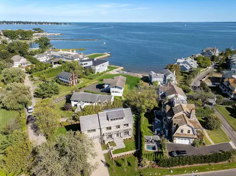 4 Shoreham Club Rd, Greenwich, CT 06870