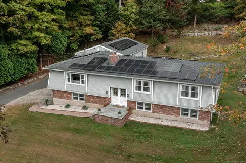 1053 Middlebury Rd, Middlebury, CT 06762