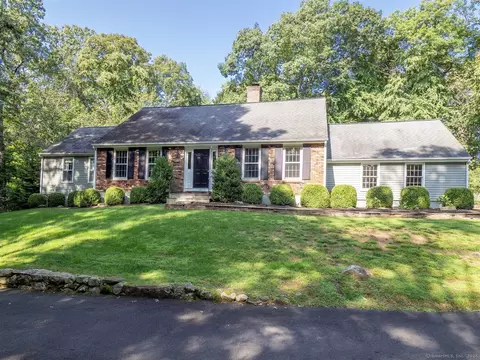 43 Old Hwy, Wilton, CT 06897